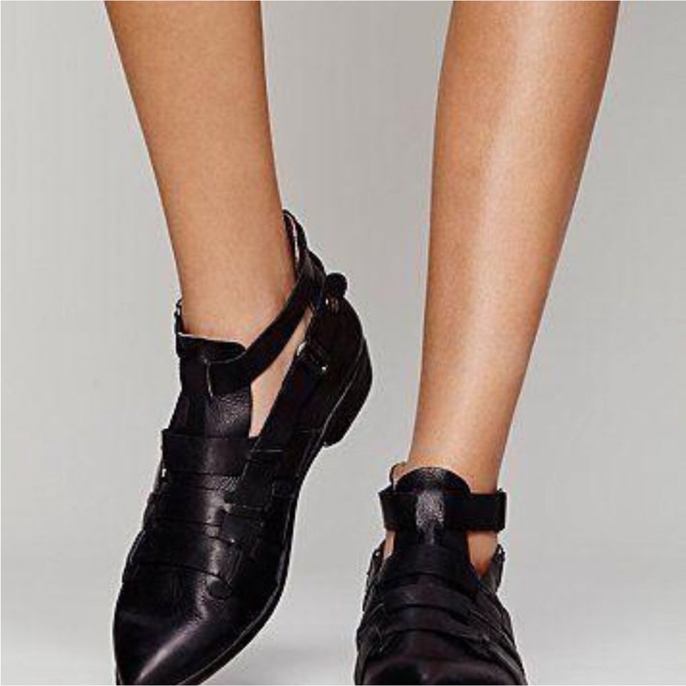 Free People Style Nine Black Leather Strap Shoes- size